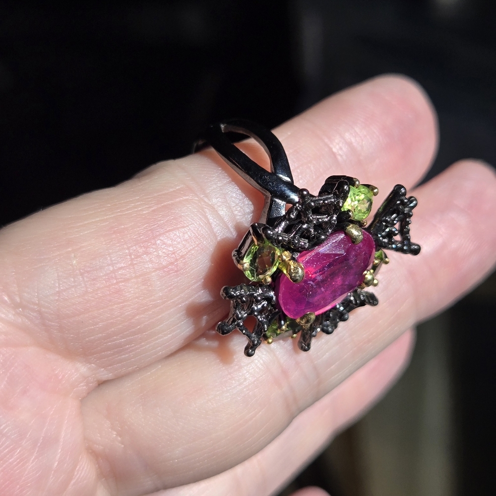 6k Ruby & Peridot sterling rhodium & gold 🕸 web ring sz8 - Picture 3 of 9